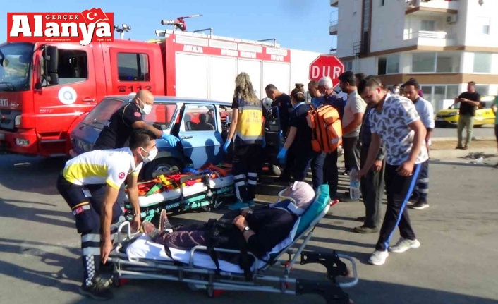 Kumluca’da trafik kazası: 3 yaralı