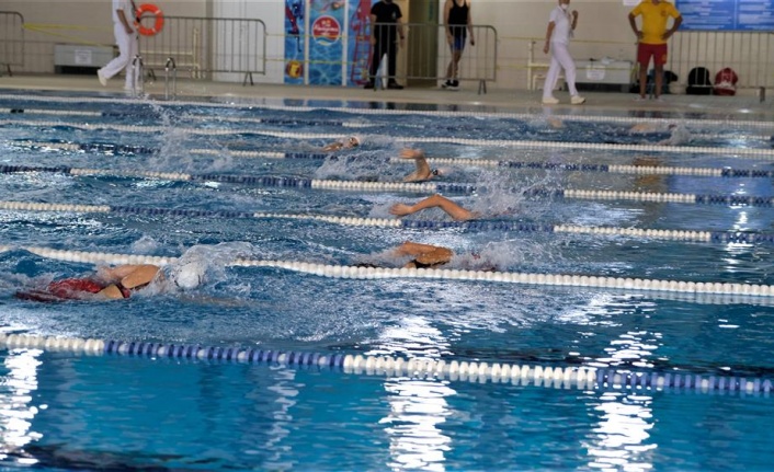 Alanya'da 13+ Ön eleme ve TOHM Baraj yüzme yarışları başladı