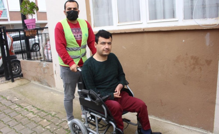 BŞB’den engelli vatandaşa  tekerlekli sandalye desteği
