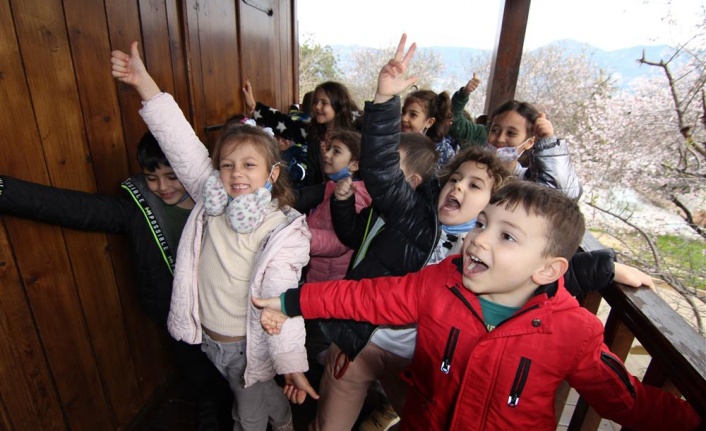 Alanya Kültür Evleri'nde öğrenciler zaman yolculuğuna çıktı