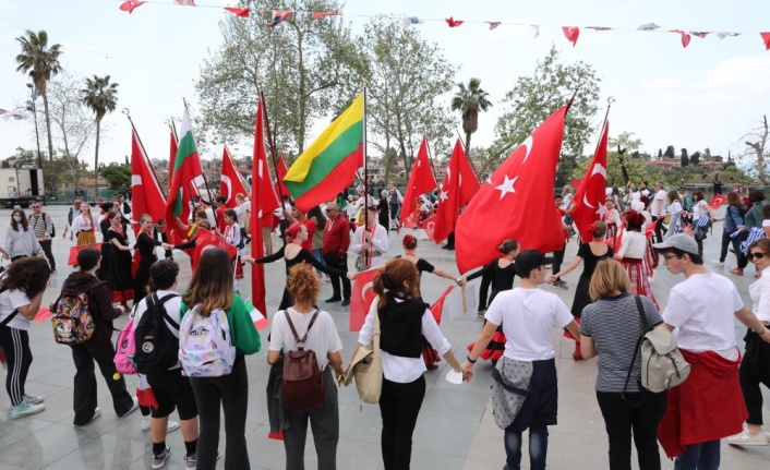 Antalya'da 23 Nisan coşkusu başladı