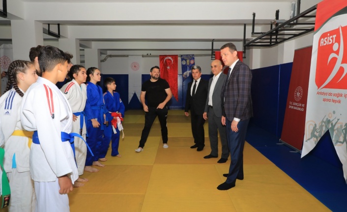 Fatih Ürkmezer’den judo öğrencilerine ziyaret