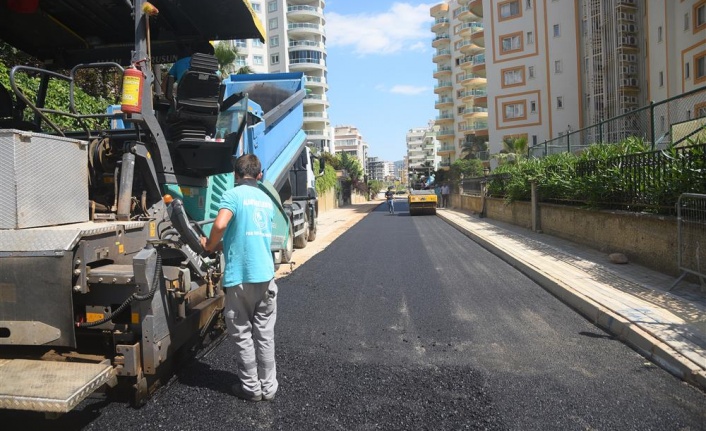 Alanya Belediyesi Mahmutlar’da asfat çalışmasında hız kesmiyor