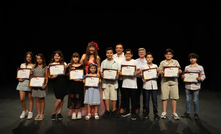 Alanya'da genç yazarlar ödüllendirildi