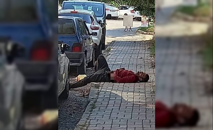 Alanya'da sokakta yatan şahsı görenler şok yaşadı