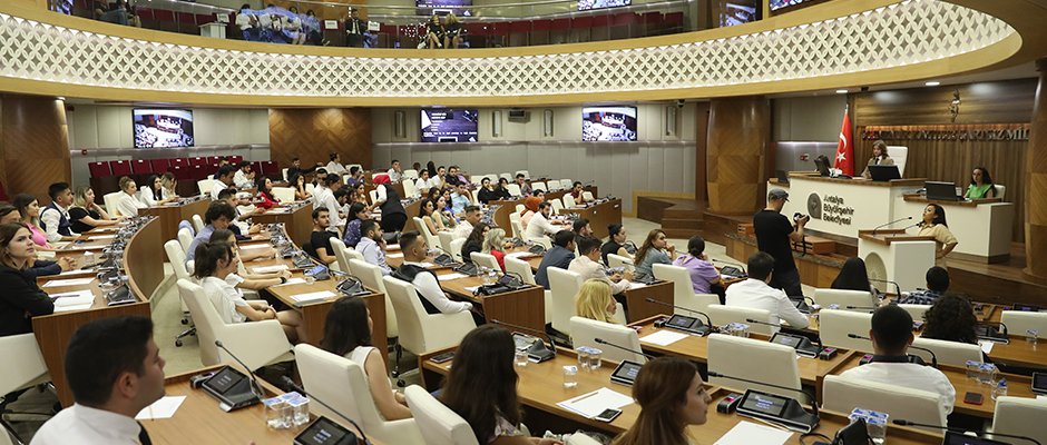 Gençlik Meclisi üyelerine  yurtdışı fırsatları anlatıldı