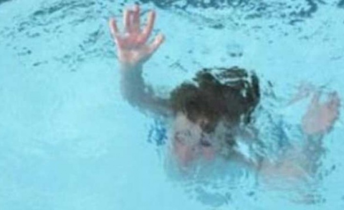 Alanya’da havuza giren 8 yaşındaki kız boğulma tehlikesi geçirdi