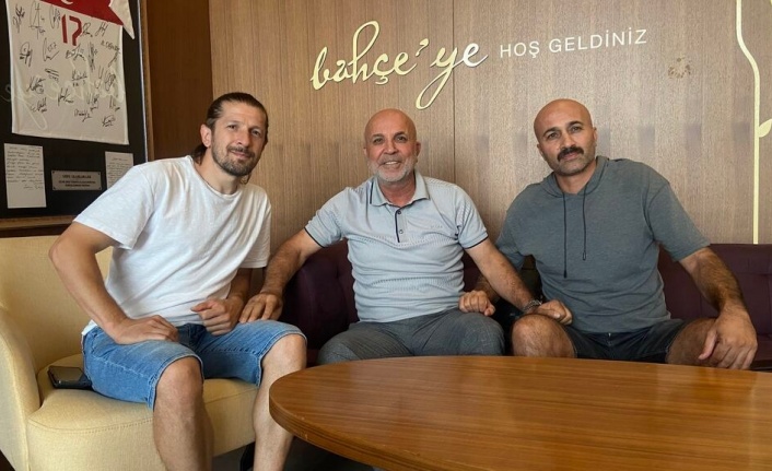 Sivas’ta eski futbolcu sürprizi 