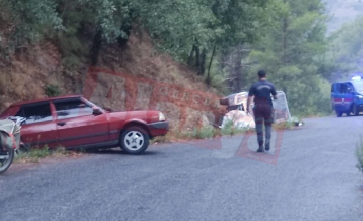 Alanya’da kayganlaşan yol kaza getirdi: 2 yaralı