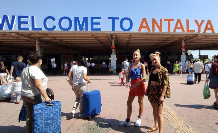 Antalya’ya gelen turist sayısı 9 milyonu geçti