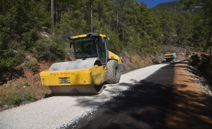 Alanya’da 36 yıldır kullanılamayan grup yolu asfaltlandı