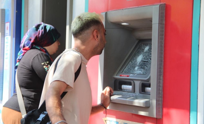 ATM'yi gören vatandaşlar manzara karşısında şoke oldu