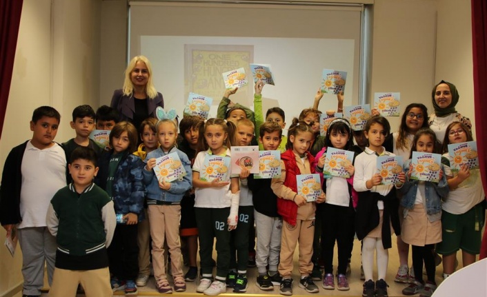 Alanya'da çocuklar Hacıkura Kütüphanesi'nde kitaplarla buluştu