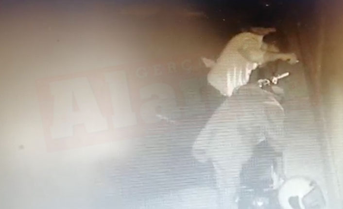 Alanya'da motosiklet hırsızlığı güvenlik kamerasına yansıdı | VİDEO HABER