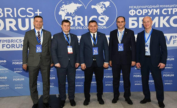 Başkan Yücel, Rusya’da ‘Uluslararası Belediyeler Forumu’na katıldı 