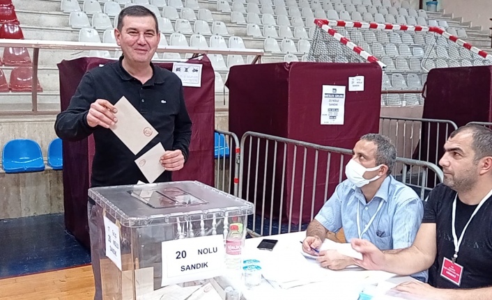 Mustafa Türkdoğan ALTSO seçimi için oy kullandı | VİDEO HABER
