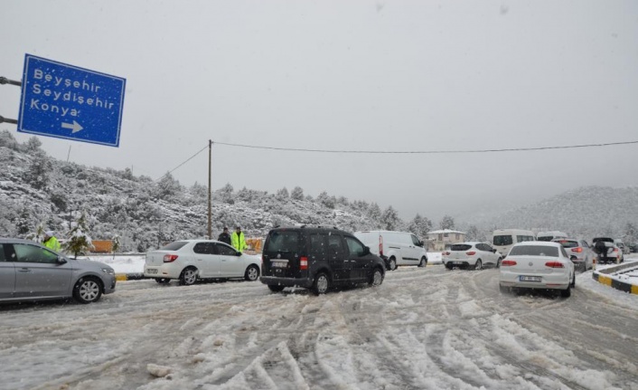 Antalya’da 4 ilçede eğitime kar engeli