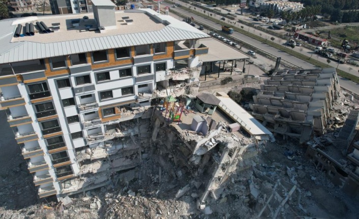 Hatay'da yıkılan binada kolon kesildiği iddiası