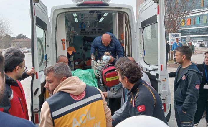 Malatya'da enkaz altında kalan baba ve kızı sağ çıkartıldı