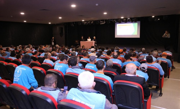 Alanya Belediyesi personeline ‘’İş Sağlığı ve Güvenliği Eğitimleri’’ devam ediyor