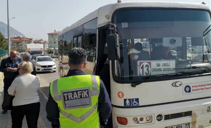 Alanya’da ‘65 yaş’ şikayetinin ardından otobüsler denetlendi