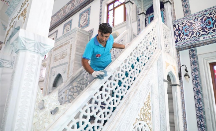 Alanya’da camilerde Ramazan temizliği