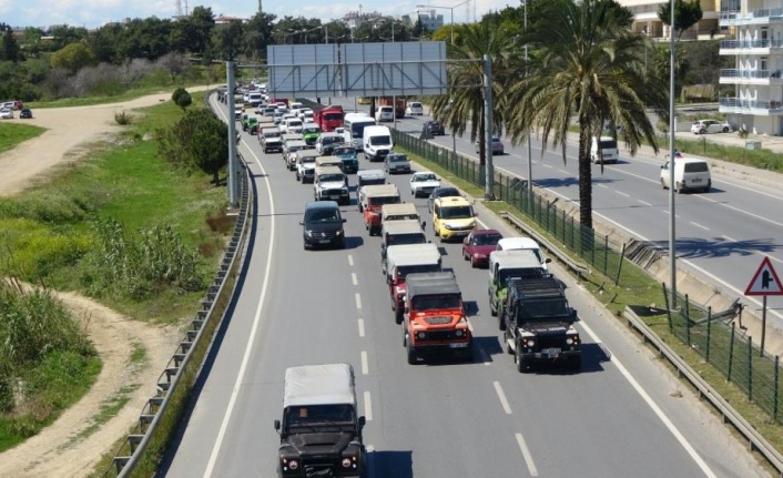 Alanya’daki şikayetin ardından TÜV’den şok karar! Safari sürücüleri yolu kapattı
