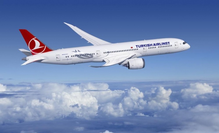 Alkollü yolcu uçağı birbirine kattı, THY uçağı Antalya’ya acil iniş yaptı