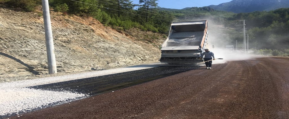 Alanya'da bozulan yollar asfaltlandı 