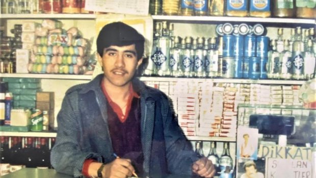 40 yıl önce köydeki markette kurduğu hayalini şehirde gerçekleştirmenin gururunu taşıyor